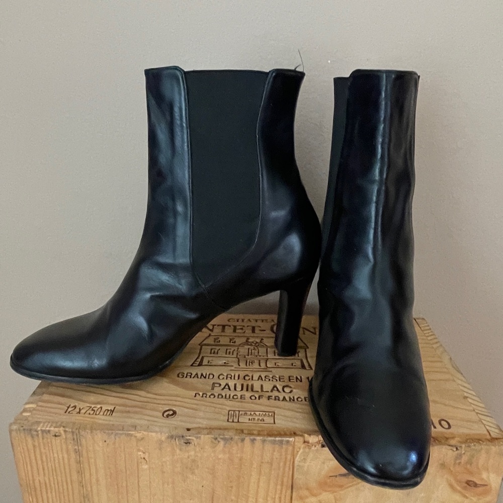 Always Chic!  Vintage Ralph Lauren Black Chelsea Leather Ankle Boots 3" Heel 9.5 - Picture 7 of 14